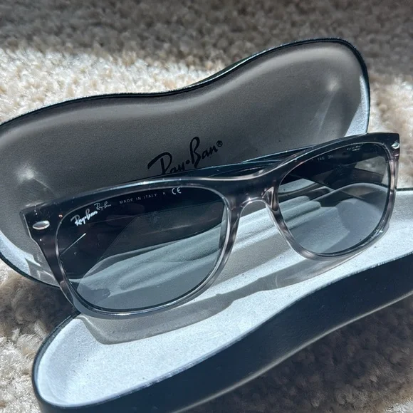 Raybans Unisex Wayfarer Gray Striped Sunglasses RB2132 - Picture 4 of 9